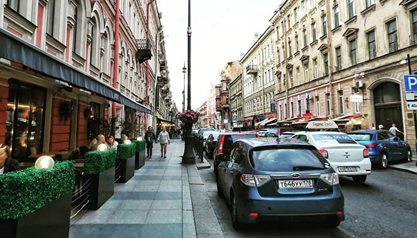На улицах Петербурга операторы общественного питания увеличили количество заведений на 23%